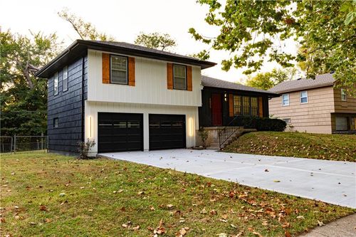 8008 Hardy Ave, Raytown, MO, 64138-2267 | Card Image