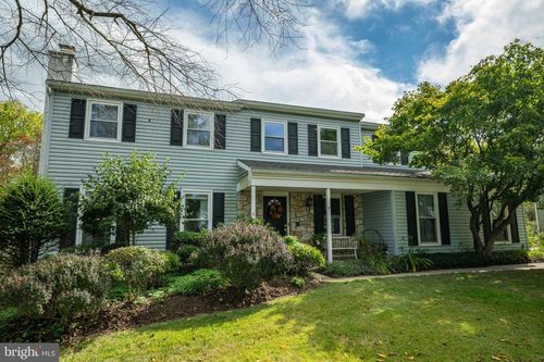 2015 Creek Way, LANSDALE, PA, 19446-5101 | Card Image