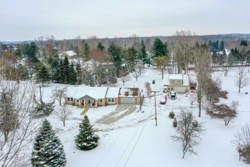 4869 Bishop Rd, Dryden, MI, 48428-9208 | Card Image