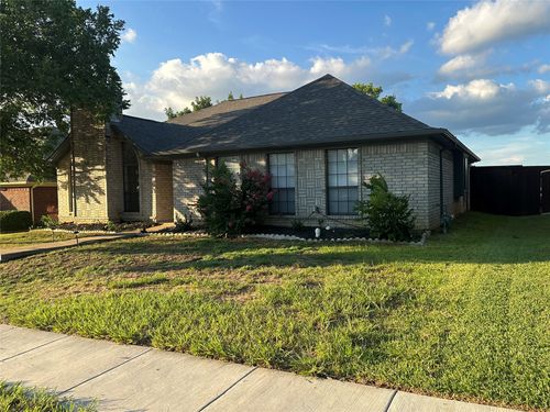 1581 Glenmore Dr, Lewisville, TX, 75077-2418 | Card Image