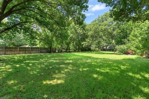 1311 S Clements St, Gainesville, TX, 76240-5822 | Card Image