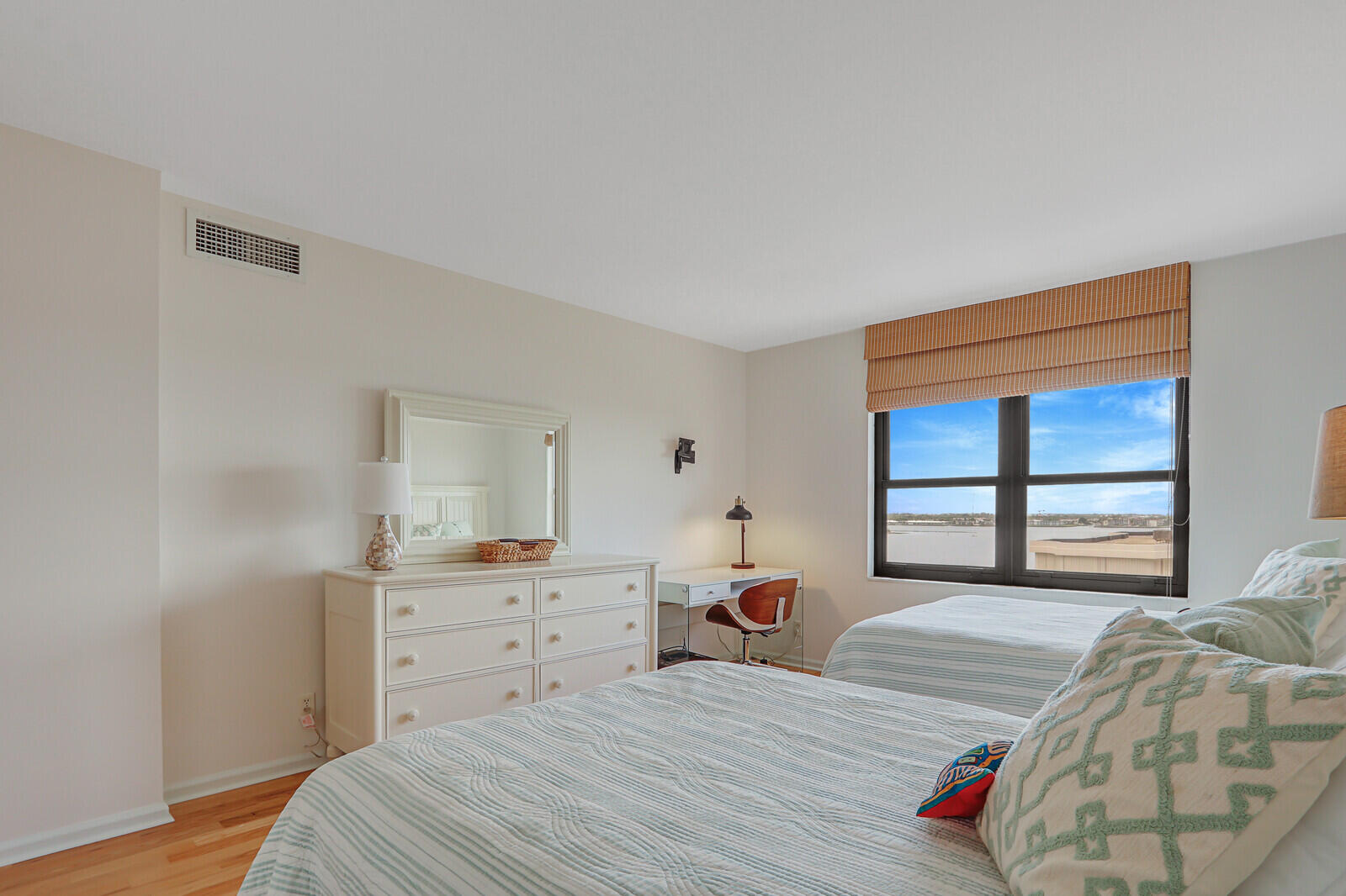 Residential Lease in Singer Island 2