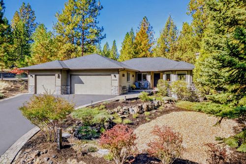 3544 Nw Mccready Dr, Bend, OR, 97703-8627 | Card Image