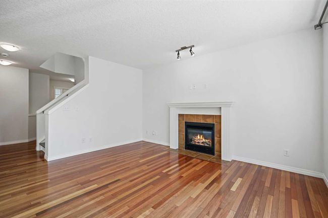 19 Rockyspring Green Nw, House other with 4 bedrooms, 4 bathrooms and 4 parking in Calgary AB | Image 4