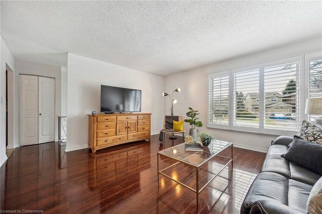 62 Guildwood Dr, House other with 2 bedrooms, 1 bathrooms and 3 parking in Hamilton ON | Image 4