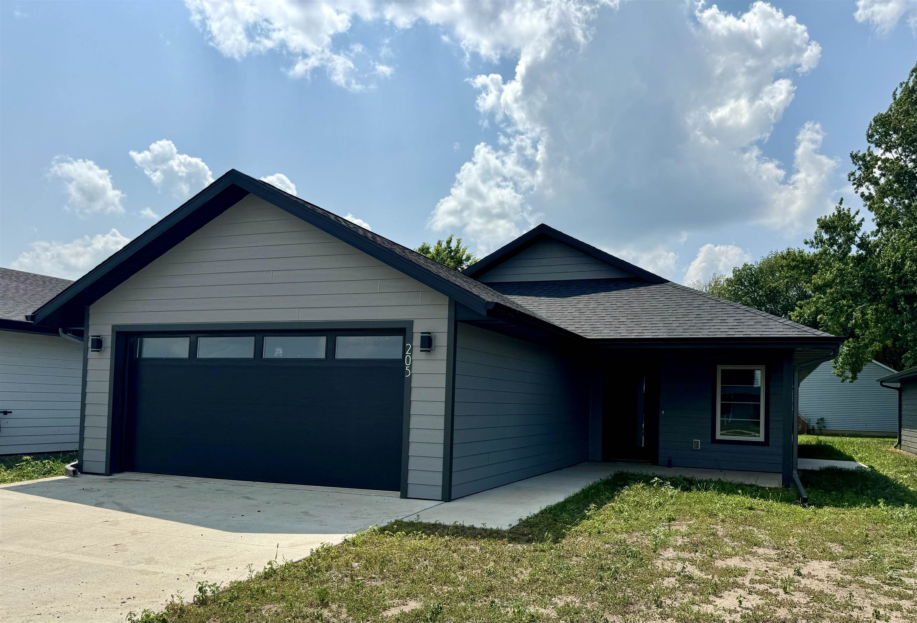 34th Ave, Spencer, IA 51301