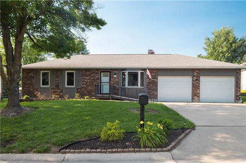 1513 W Broadmoor Ln, MARSHALL, MO, 65340-2958 | Card Image