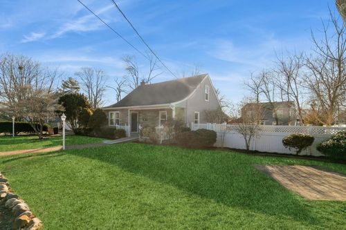 16 William Avenue, Islip, NY, 11722 | Card Image