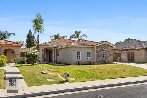 9803 Manhattan Dr, Bakersfield, CA, 93312-5976 | Card Image
