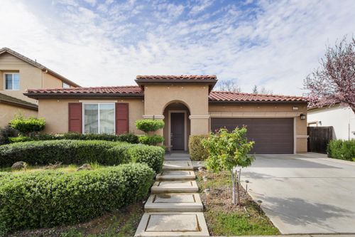 10092 Avocado Way, Elk Grove, CA, 95757-6368 | Card Image