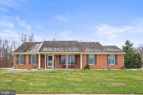 3090 Emmanuel Dr, YORK, PA, 17408-4428 | Card Image