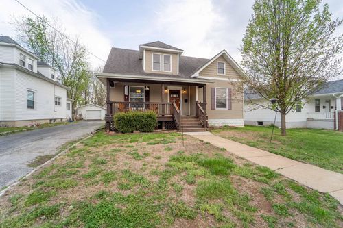 1040 W State St, Springfield, MO, 65806-2813 | Card Image