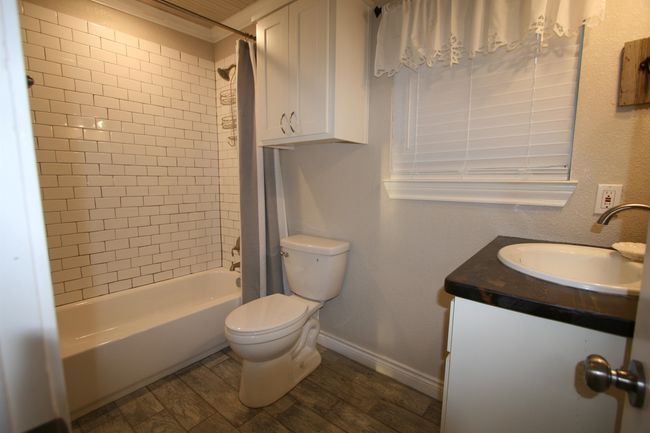 1001 S Main St, House other with 1 bedrooms, 1 bathrooms and null parking in Burnet TX | Image 14