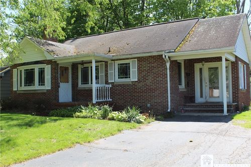 410 Chestnut St, Fredonia, NY, 14063-1652 | Card Image