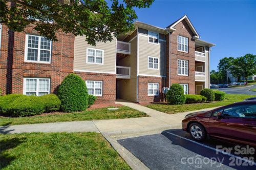 f-9810 Campus Walk Ln, Charlotte, NC, 28262-1909 | Card Image