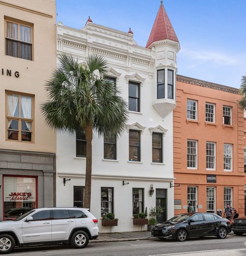 21 Broad St, Charleston, SC, 29401-3001 | Card Image