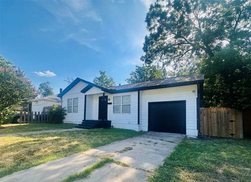 4404 Harwen Ter, Fort Worth, TX, 76133-1124 | Card Image