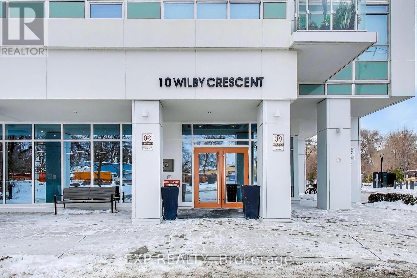 Residential in Toronto (Weston) 5