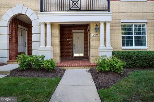 43607 Mcdowell Sq, LEESBURG, VA, 20176-6529 | Card Image