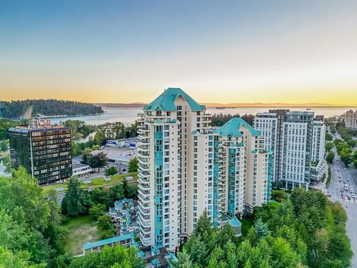 20c-338 Taylor Way, West Vancouver, BC, V7T2Y1 | Card Image