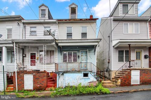 425 W Coal St, SHENANDOAH, PA, 17976-1536 | Card Image