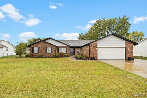 9918 Fuesser Rd, Mascoutah, IL, 62258-2838 | Card Image