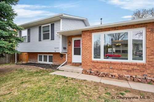 5210 Windmill Rd, Cheyenne, WY, 82009-5265 | Card Image