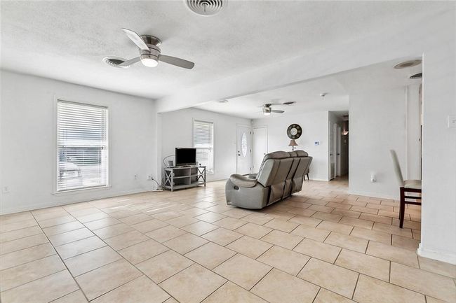 1005 35 Th St, House other with 3 bedrooms, 2 bathrooms and null parking in Gretna LA | Image 5