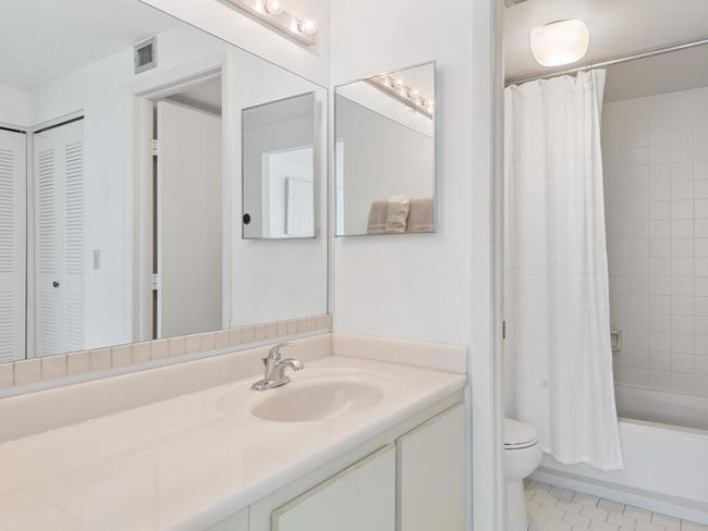 1109 - 380 Seaview Ct, Condo with 2 bedrooms, 2 bathrooms and null parking in MARCO ISLAND FL | Image 12
