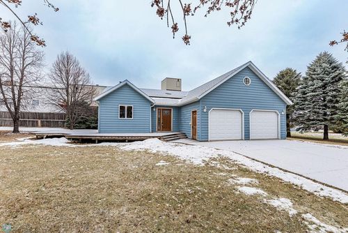 138 Maplewood Drive, Gwinner, ND, 58040 | Card Image