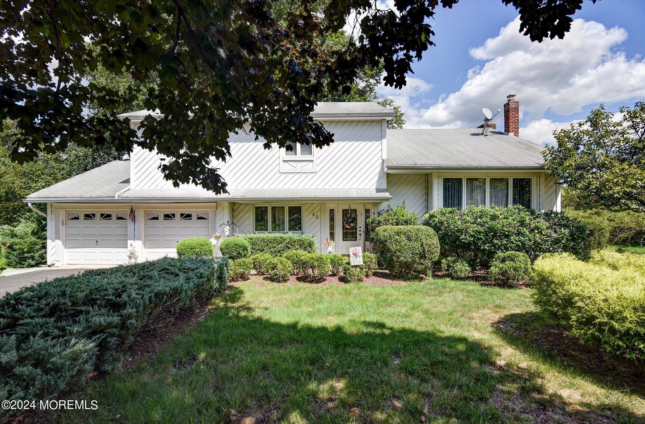 Calgary Cir, Morganville, NJ 07751