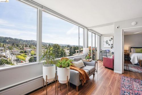 2550 Dana St, Berkeley, CA, 94704-2878 | Card Image