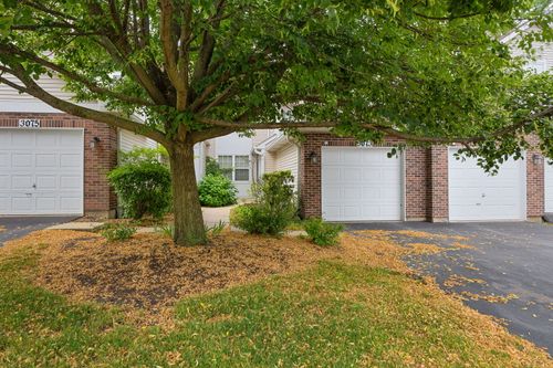 3073 Kentshire Cir, Naperville, IL, 60564-8430 | Card Image