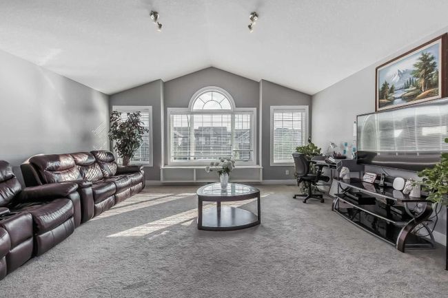 350 Nolan Hill Drive Nw, Home with 6 bedrooms, 3 bathrooms and 4 parking in Calgary AB | Image 16