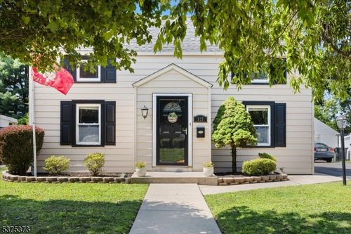 327 N Prospect St, Washington, NJ, 07882-1103 | Card Image