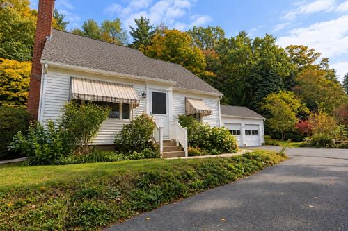 390 Leyden Rd, Greenfield, MA, 01301-9501 | Card Image