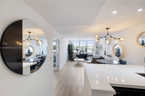 apt-302-1020 Meridian Ave, Miami Beach, FL, 33139-8330 | Card Image