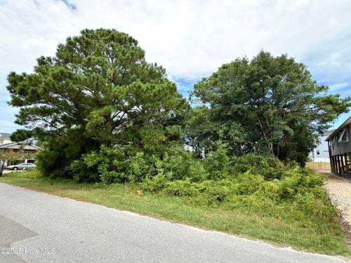 218 Greenville Ave, Carolina Beach, NC, 28428-5303 | Card Image