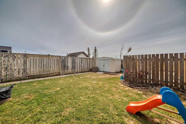59 Castlegrove Road Ne, Home with 3 bedrooms, 1 bathrooms and 2 parking in Calgary AB | Image 35