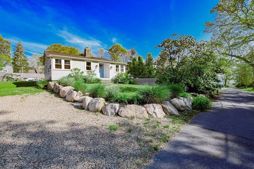 9 Quelle Ln, Marion, MA, 02738-1809 | Card Image