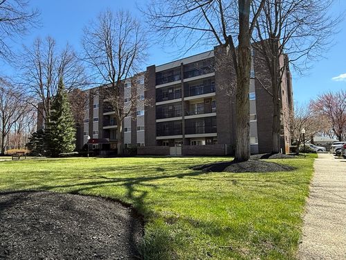 48a-66 Main St, Stoneham, MA, 02180-3352 | Card Image