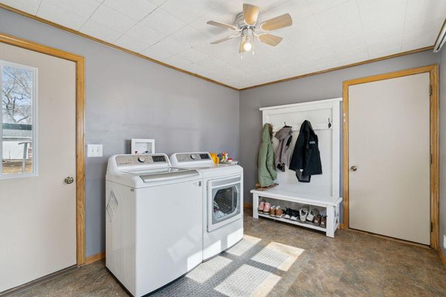 Main floor laundry and mudroom area | Image 18