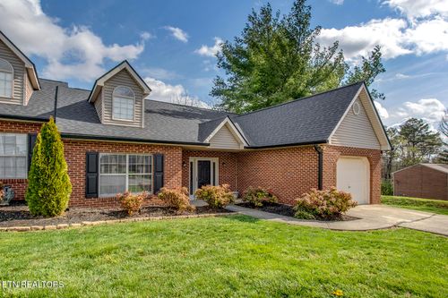 4818 Beverly Field Way, Knoxville, TN, 37918-3675 | Card Image