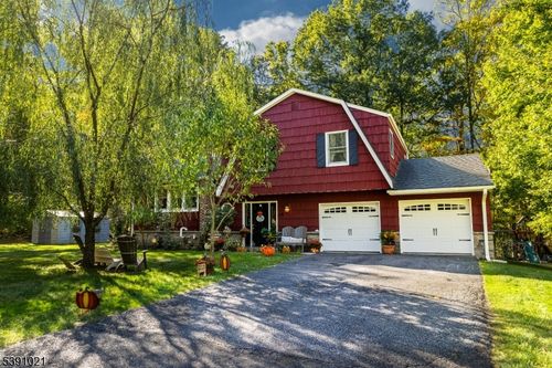 19 S Washington Valley Rd, Long Valley, NJ, 07853-3136 | Card Image