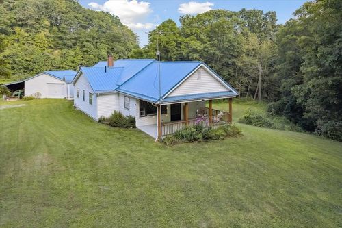 210 Sweetwood Ln, Cleveland, VA, 24225-7048 | Card Image