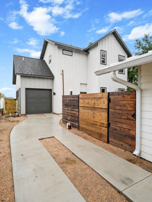 2-1165 Nickols Ave, Austin, TX, 78721-2036 | Card Image