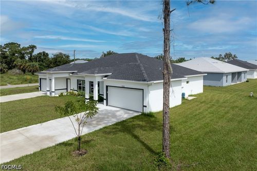 702 Broadway Ave, LEHIGH ACRES, FL, 33972-4135 | Card Image