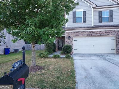 5761 Barrington Run, House other with 3 bedrooms, 2 bathrooms and null parking in Union City GA | Image 2