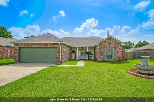 402 Melissa Ave, Port Allen, LA, 70767-2591 | Card Image