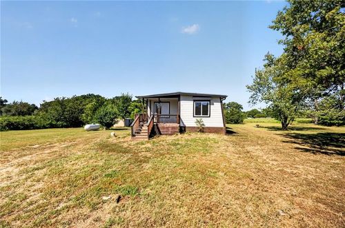 8497 Mockingbird Ln, Ozawkie, KS, 66070-5118 | Card Image